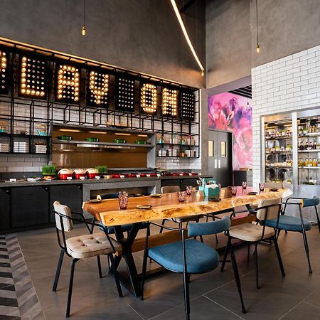 Moxy Bengaluru Airport Prestige Tech Cloud Hotel Devanahalli Bagian luar foto
