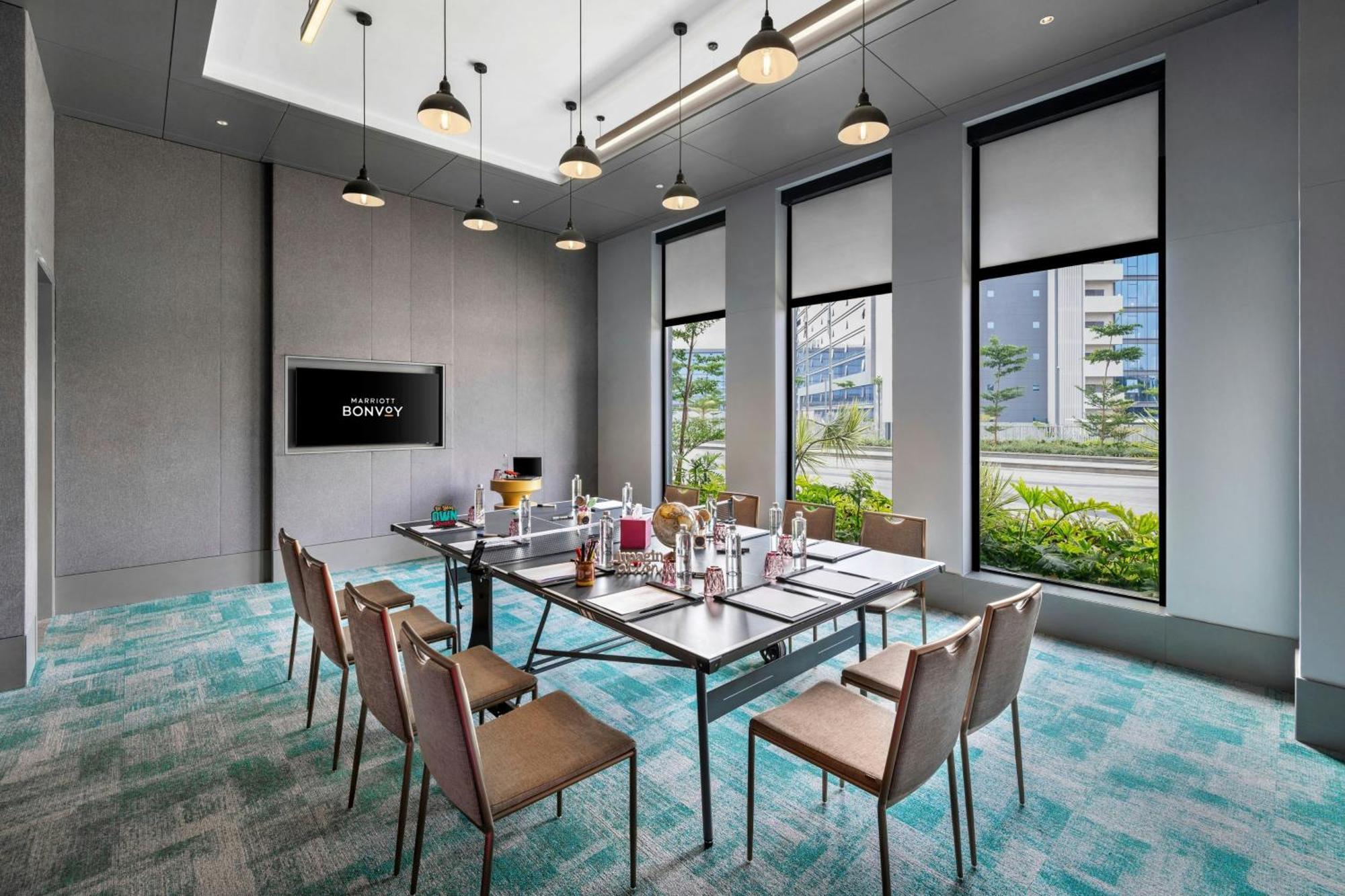 Moxy Bengaluru Airport Prestige Tech Cloud Hotel Devanahalli Bagian luar foto