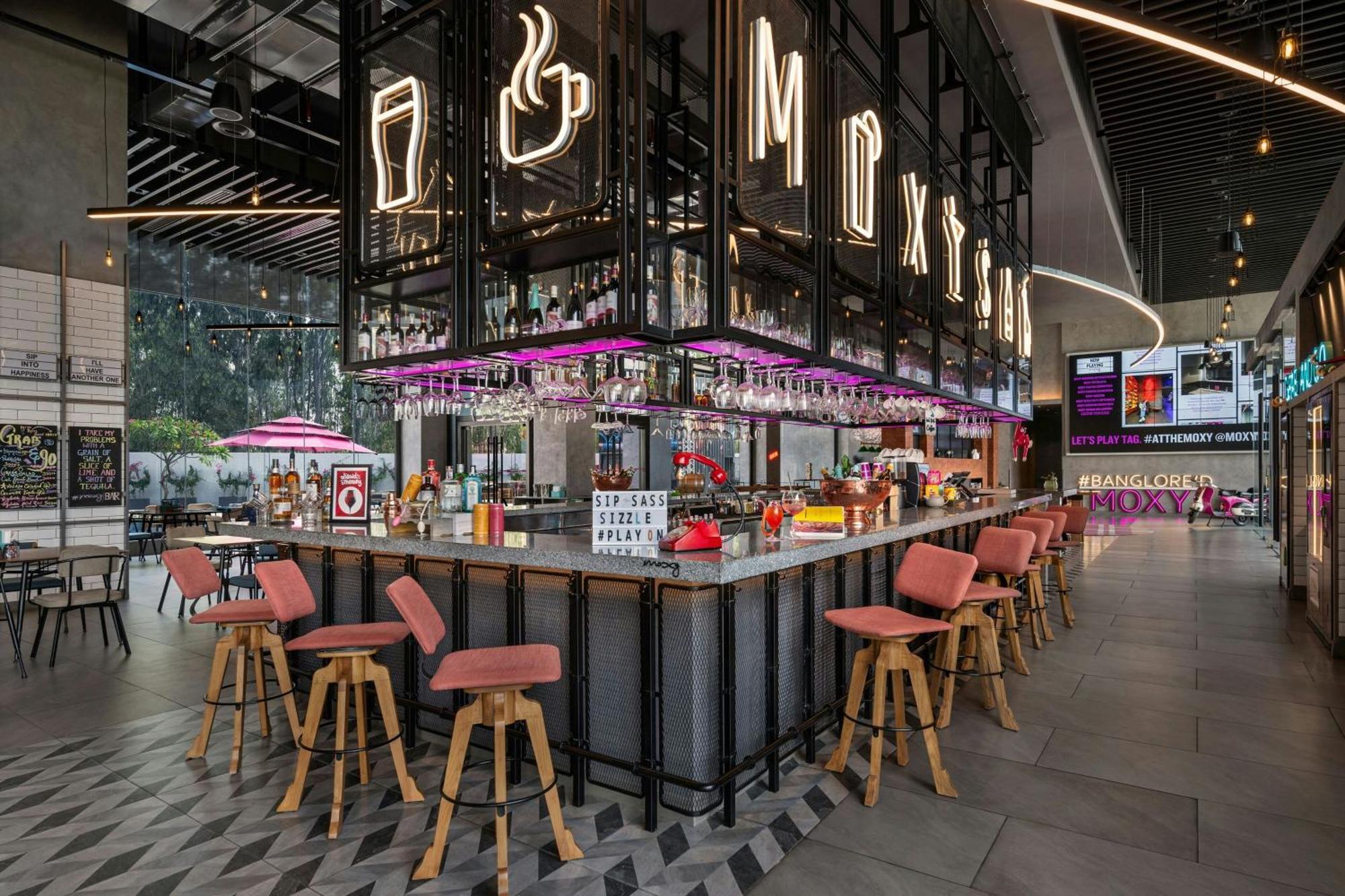 Moxy Bengaluru Airport Prestige Tech Cloud Hotel Devanahalli Bagian luar foto