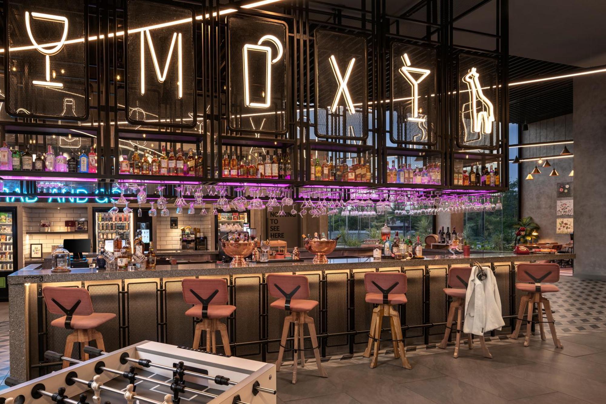 Moxy Bengaluru Airport Prestige Tech Cloud Hotel Devanahalli Bagian luar foto