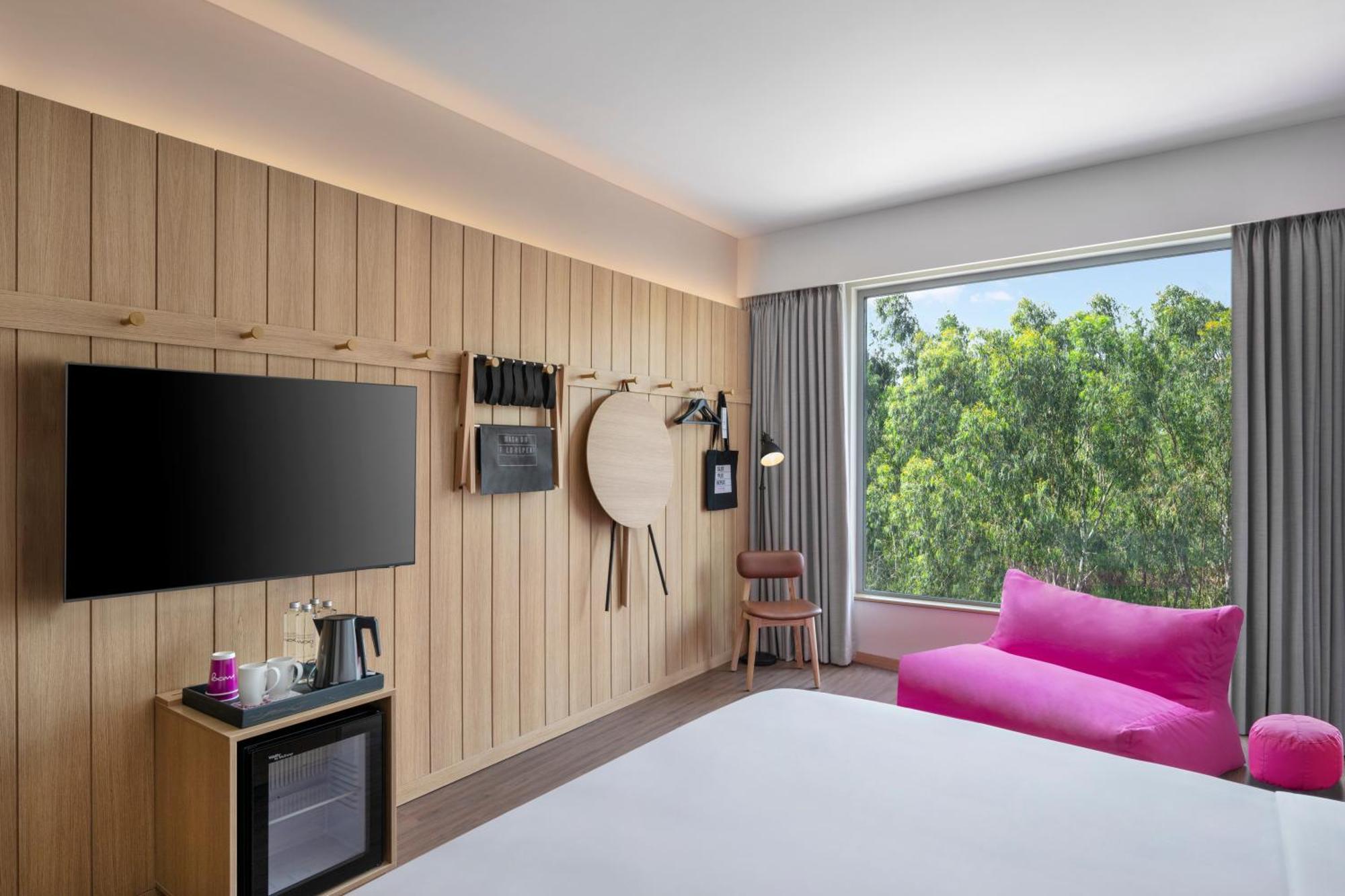 Moxy Bengaluru Airport Prestige Tech Cloud Hotel Devanahalli Bagian luar foto