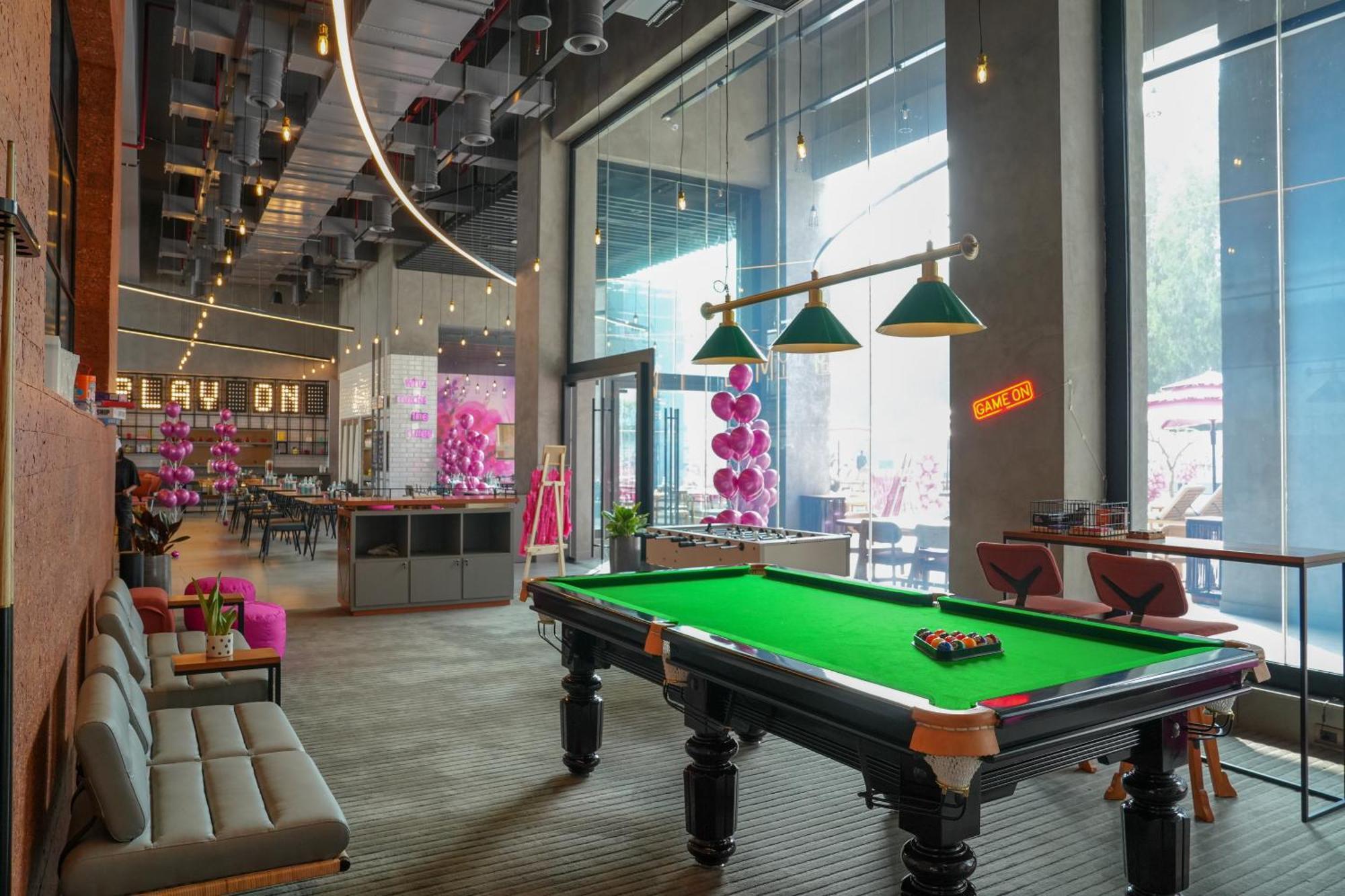 Moxy Bengaluru Airport Prestige Tech Cloud Hotel Devanahalli Bagian luar foto