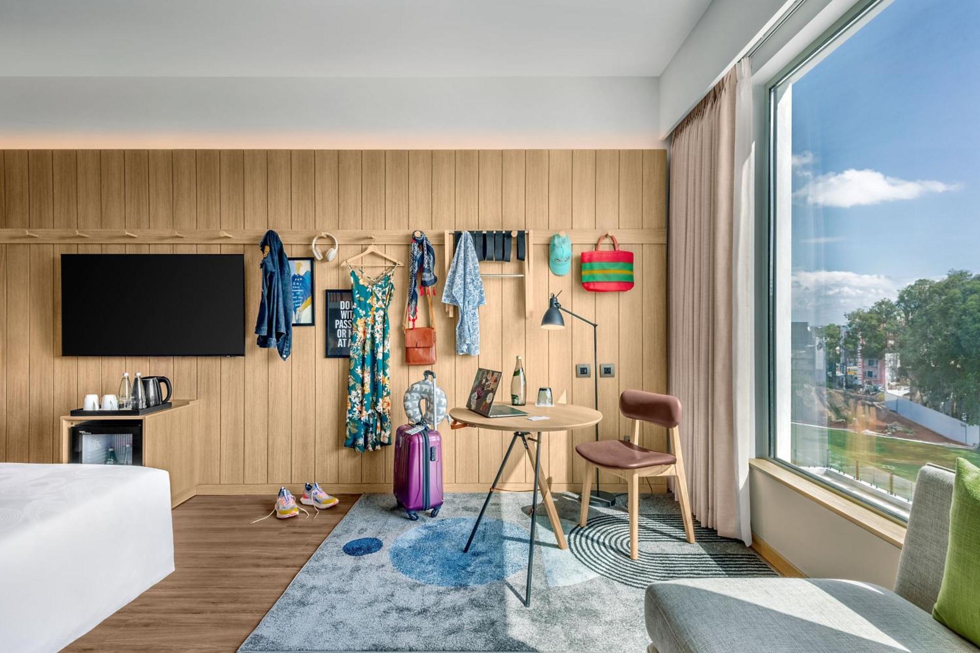Moxy Bengaluru Airport Prestige Tech Cloud Hotel Devanahalli Bagian luar foto